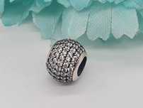 Piękny srebrny charms  925 2,3g 1cm
