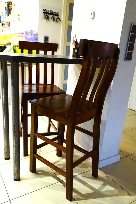 Komplet ekskluzywnych krzeseł / hokerów INDIGO