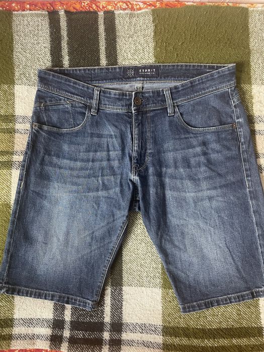 Чоловічі джинсові шорти.