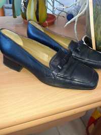 Sapatos pretos salto baixo marca S. Marcos
