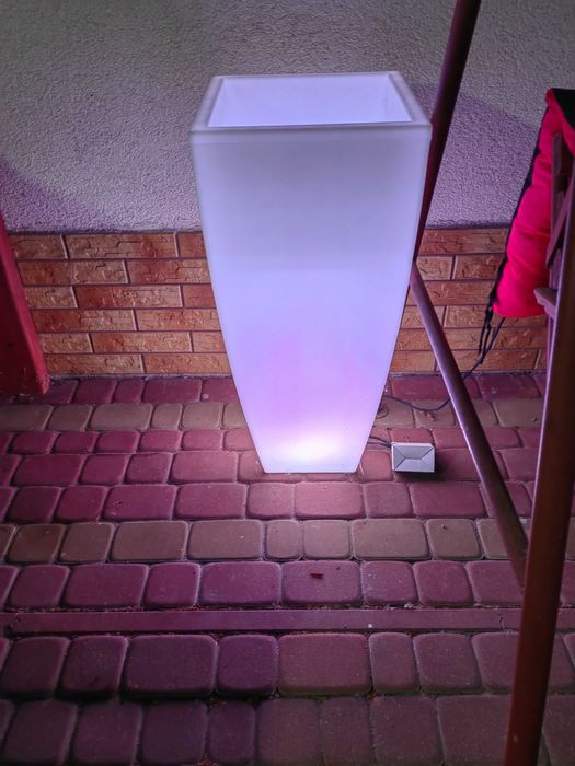 Donica led wysokość 90cm zmieniane kolory na pilota na taras ogród