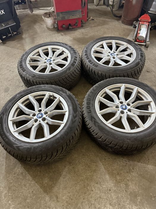 Оригінальні диски на BMW з зимовою гумою