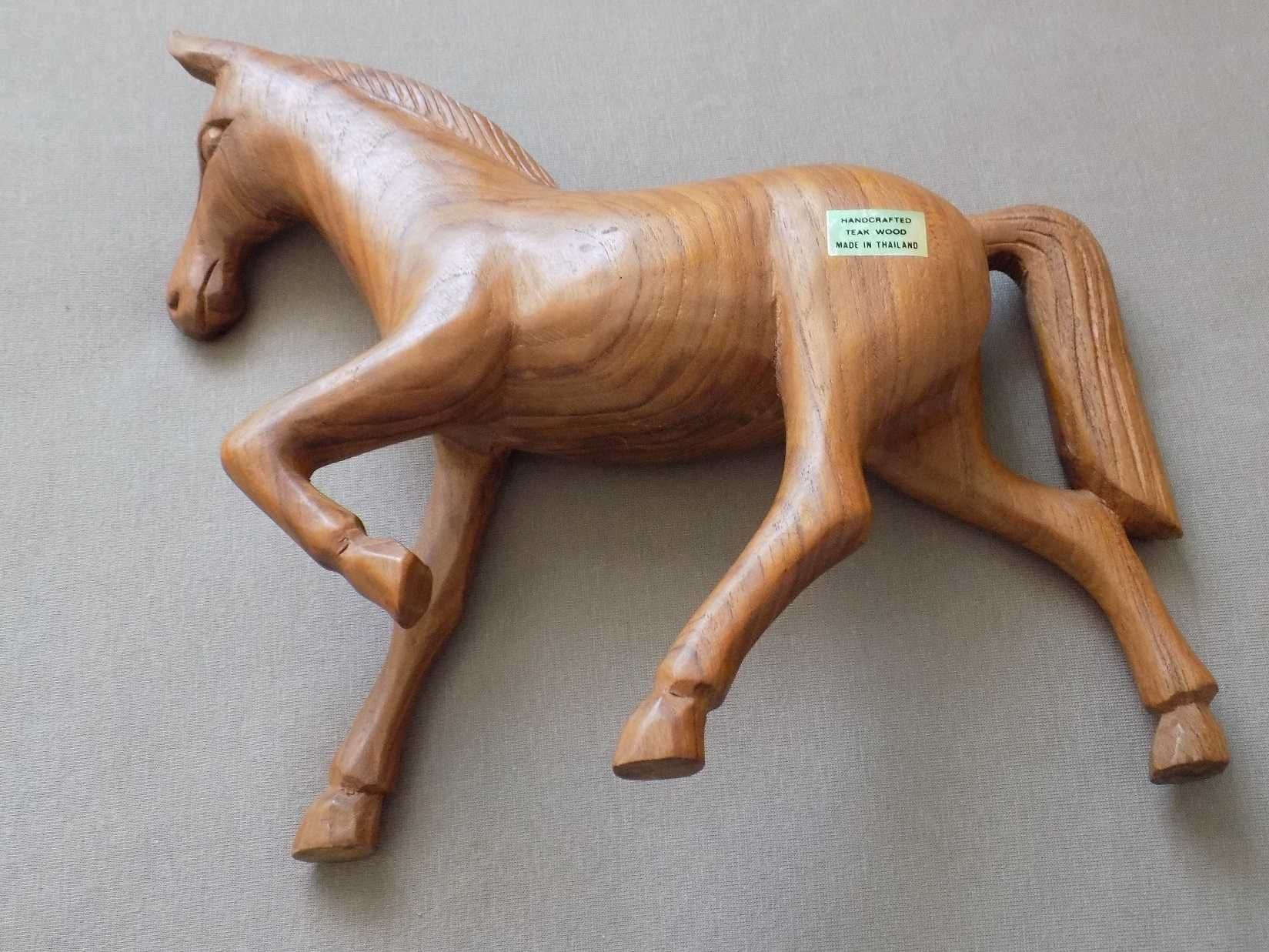 Sprzedam rzeźbę konia