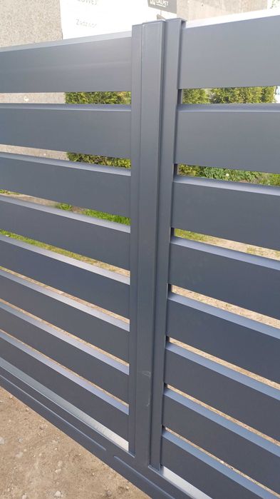 Brama przesuwna palisadowa 4x1,42  profil aluminiowy 100 x 25 komplet