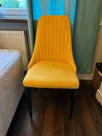 Krzesło żółte w tkaninie