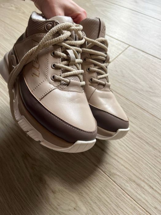 Зимові кросівки 37р