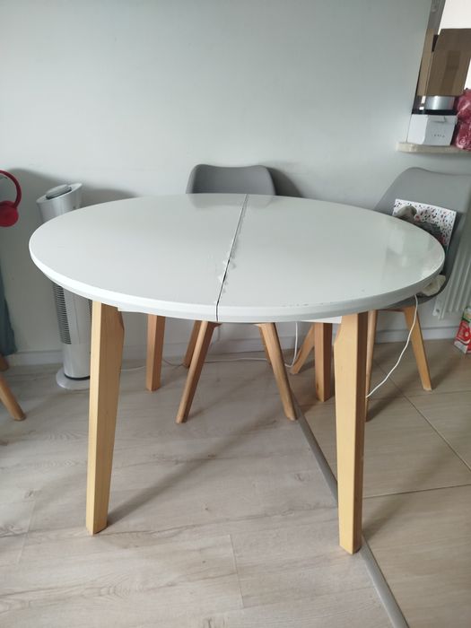 Okrągły stół rozkładany