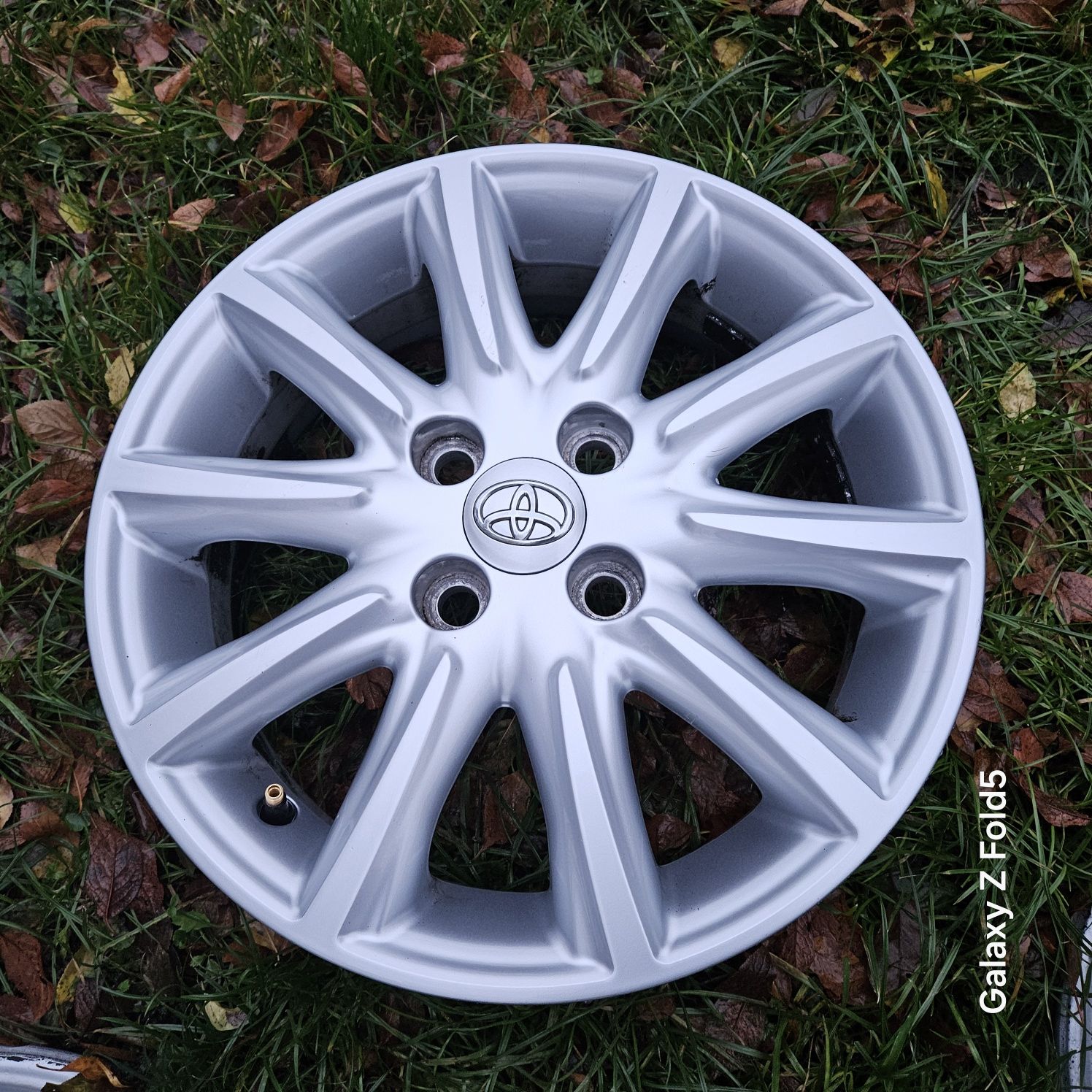 Alufelgi 15 Toyota Aygo 4x100 ET35, 4,5jx15" Oryginalne