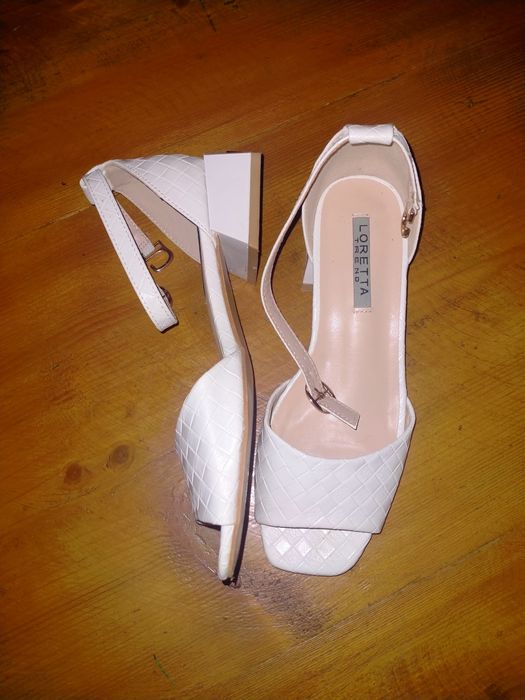 Босоніжки жіночі