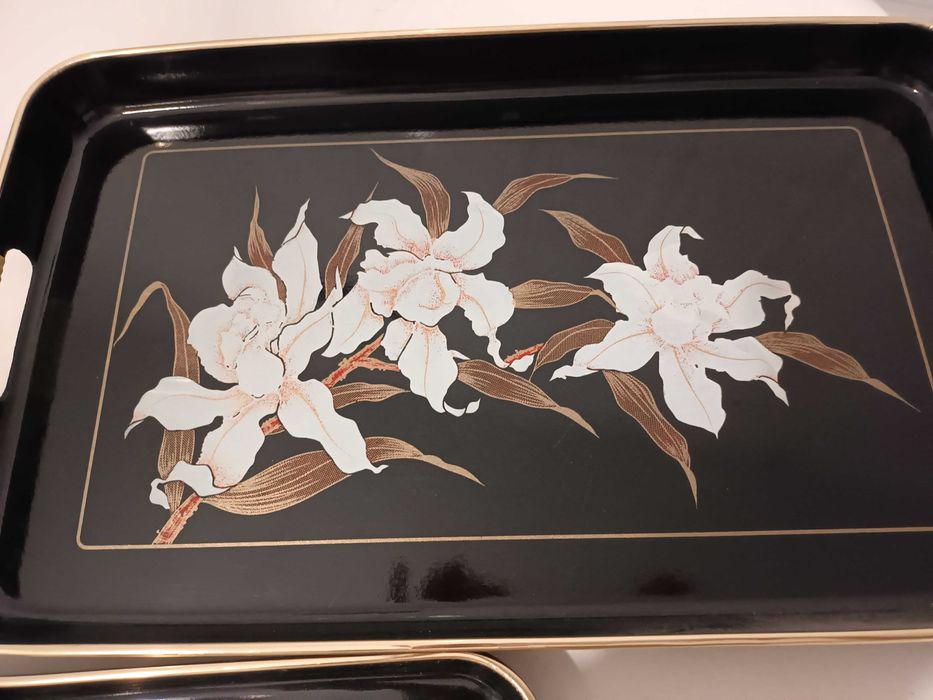 Conjunto de 3 tabuleiros em acrílico com flores