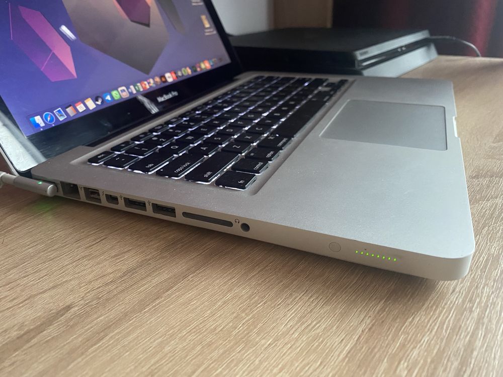Продам ноутбук Macbook Pro 13