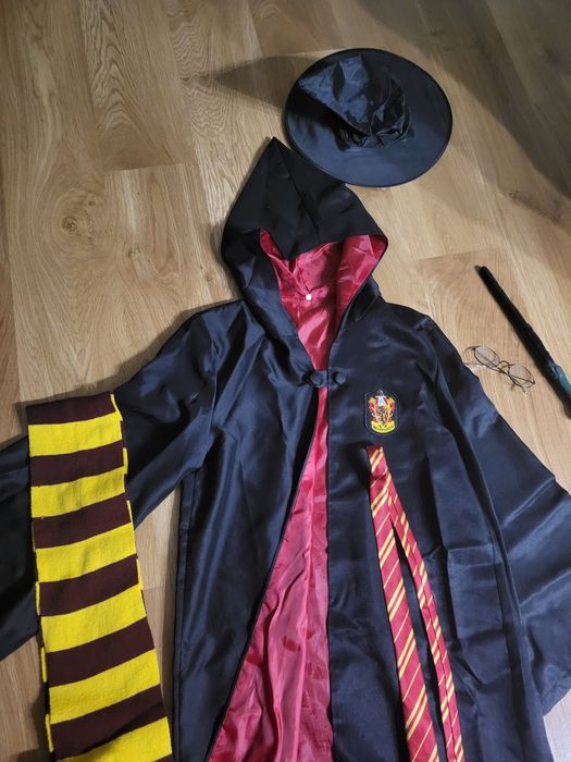 sprzedam strój Harego Potera 170 cm wzostu