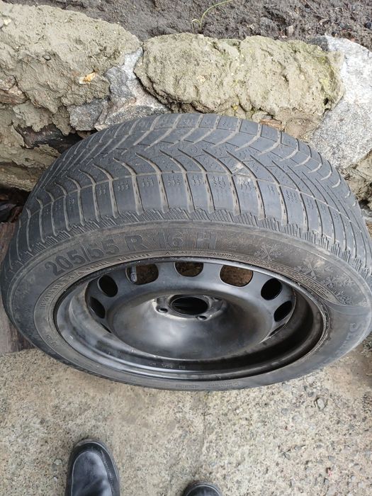 Продам зимние шины размер : 225/45/17 -дюймов