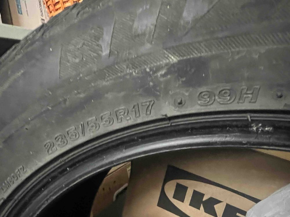 Зимові шини Bridgestone BLIZZAK LM 005 (235/55R17 99H)