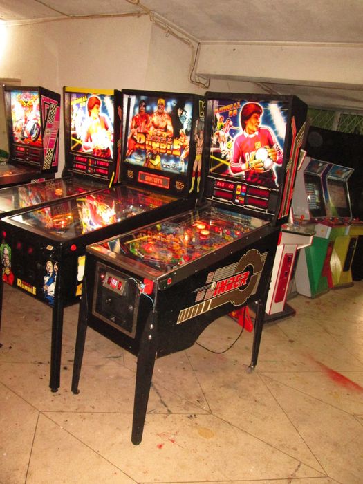 Máquinas pinballs  Flipper como novas.Damos garantia