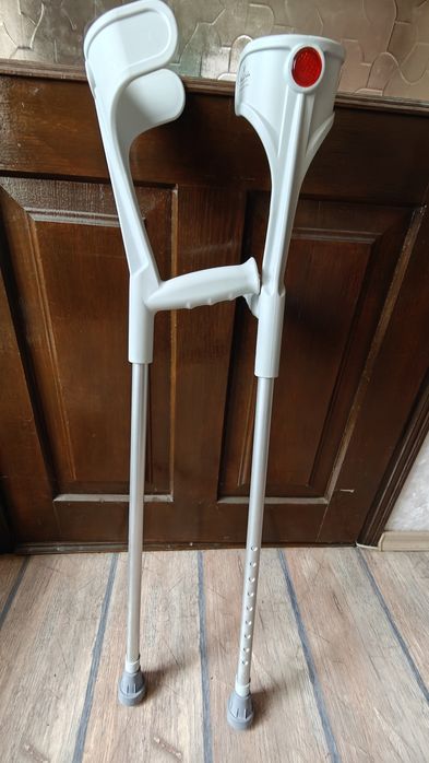 Костыль подлокотный.