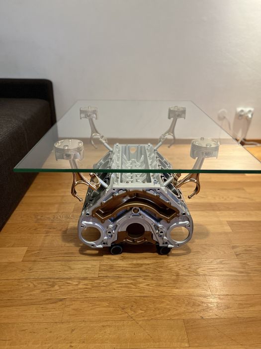 Stolik z silnika BMW V8 N62