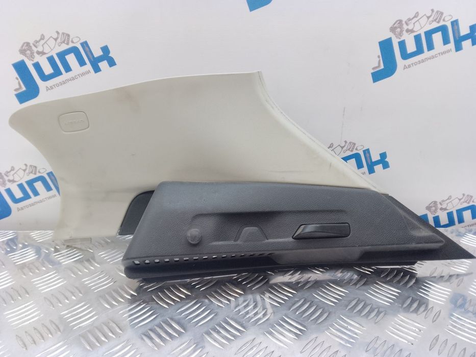 Накладка стойки задней правой A15669010257H52 для Mercedes Benz X156 G