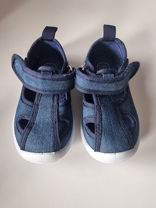 Buty, kapcie rozmiar 20