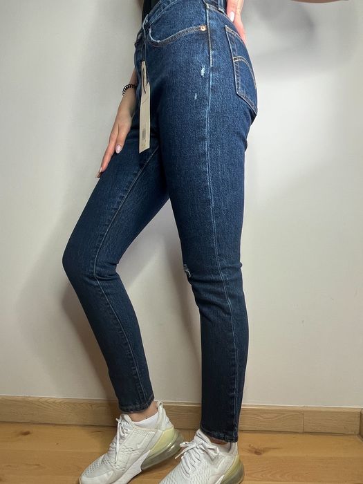 Nowe granatowe kultowe spodnie jeansowe Levi’s 501 Original W26L30