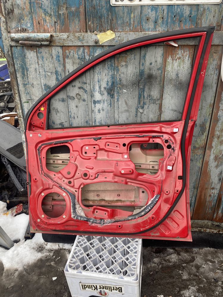 Дверь передняя правая Kia Picanto
