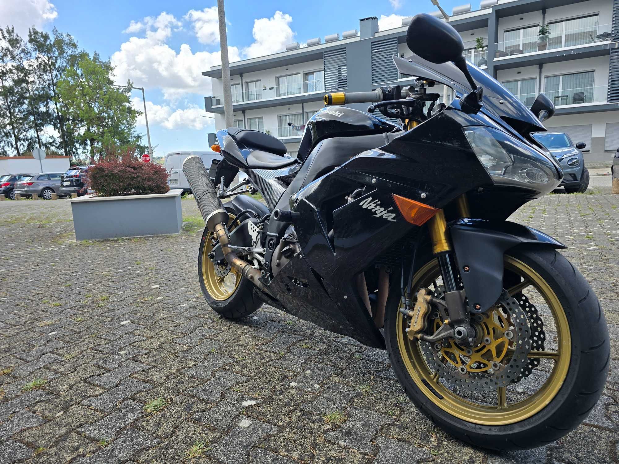 Kawasaki Ninja ZX10R 2004