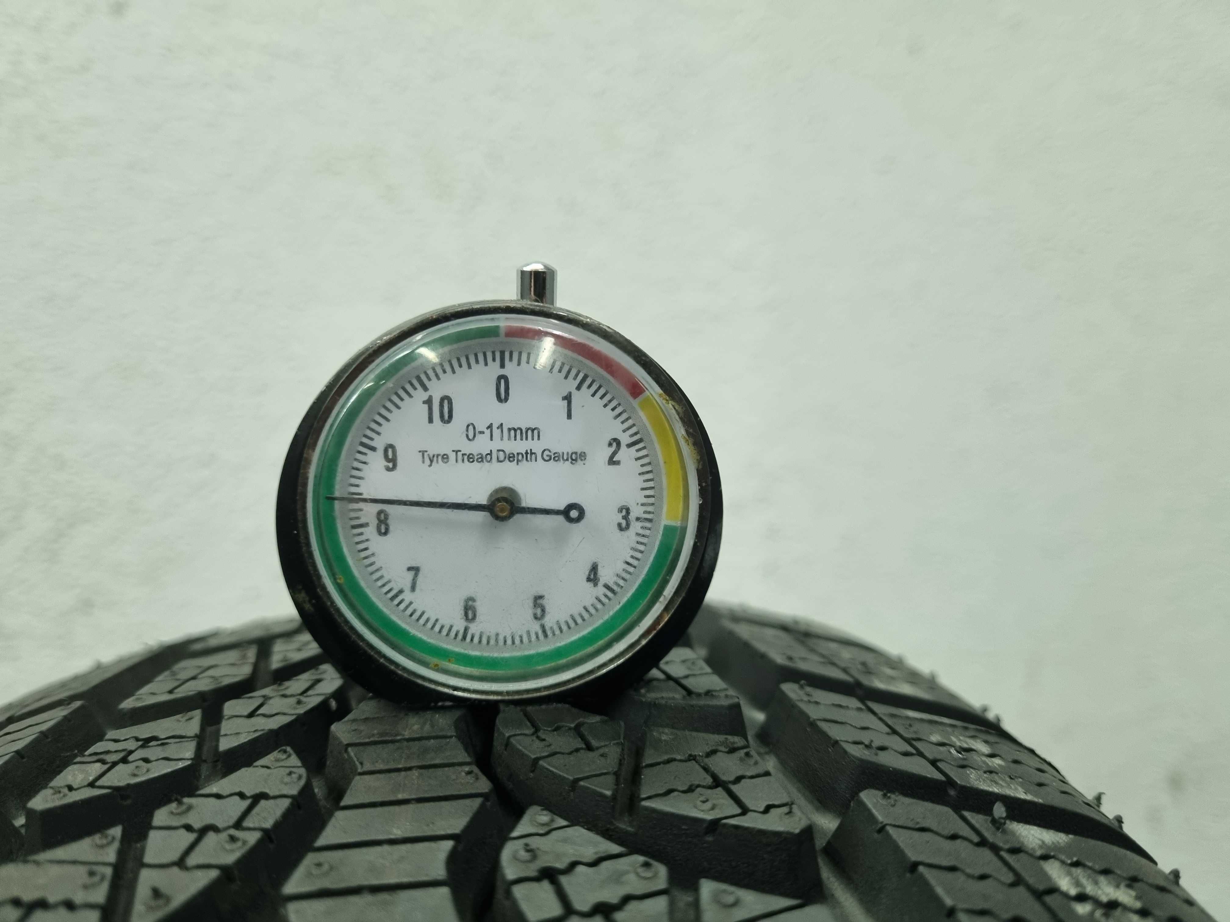 185/60/15 84T Bridgestone Blizzak LM32 Dot.2813R