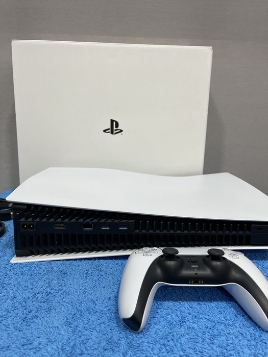 PS5 5 Standard (Versão leitor CD)–COMO NOVA e com Garantia de 3 anos!!