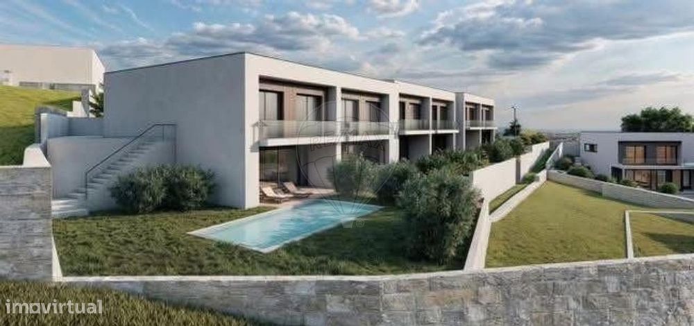 Moradia T3 NOVA com piscina na Póvoa de Lanhoso