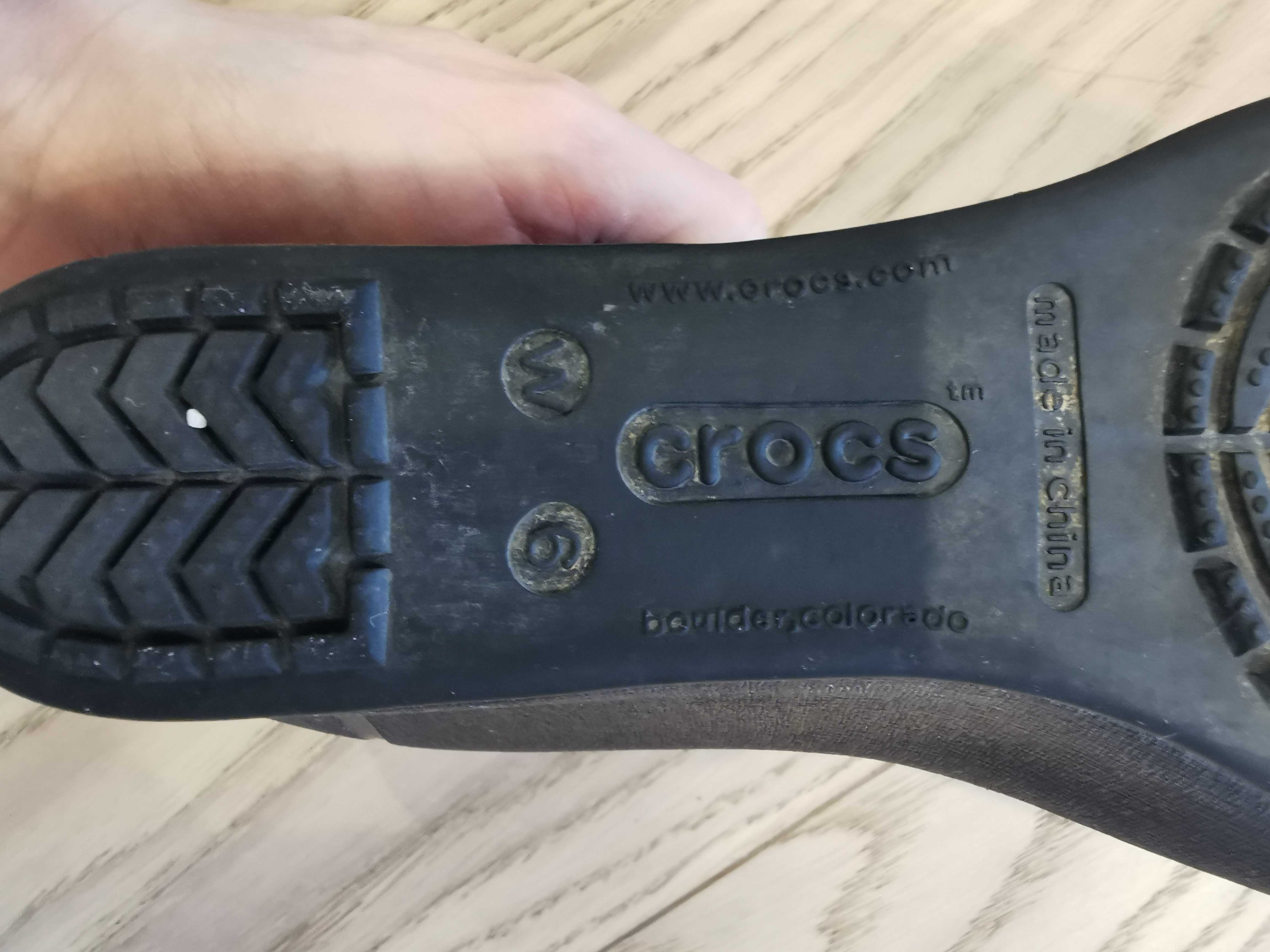 Półbuty crocs czarne na koturnie rozm. 36