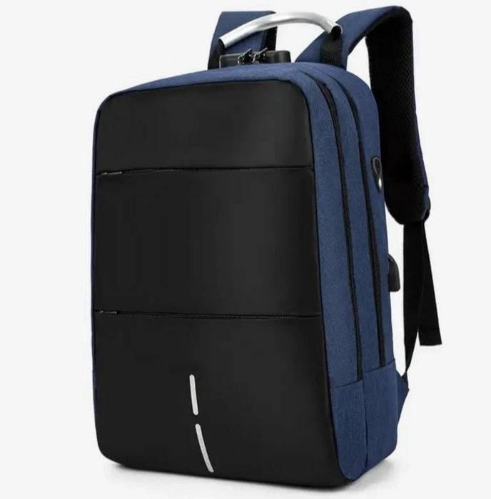 Якісний чоловічий рюкзак.