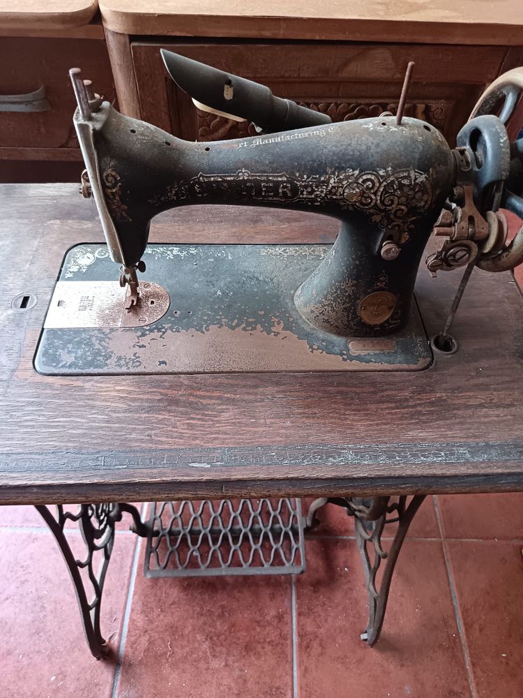 Máquina de Costura Antiga Singer