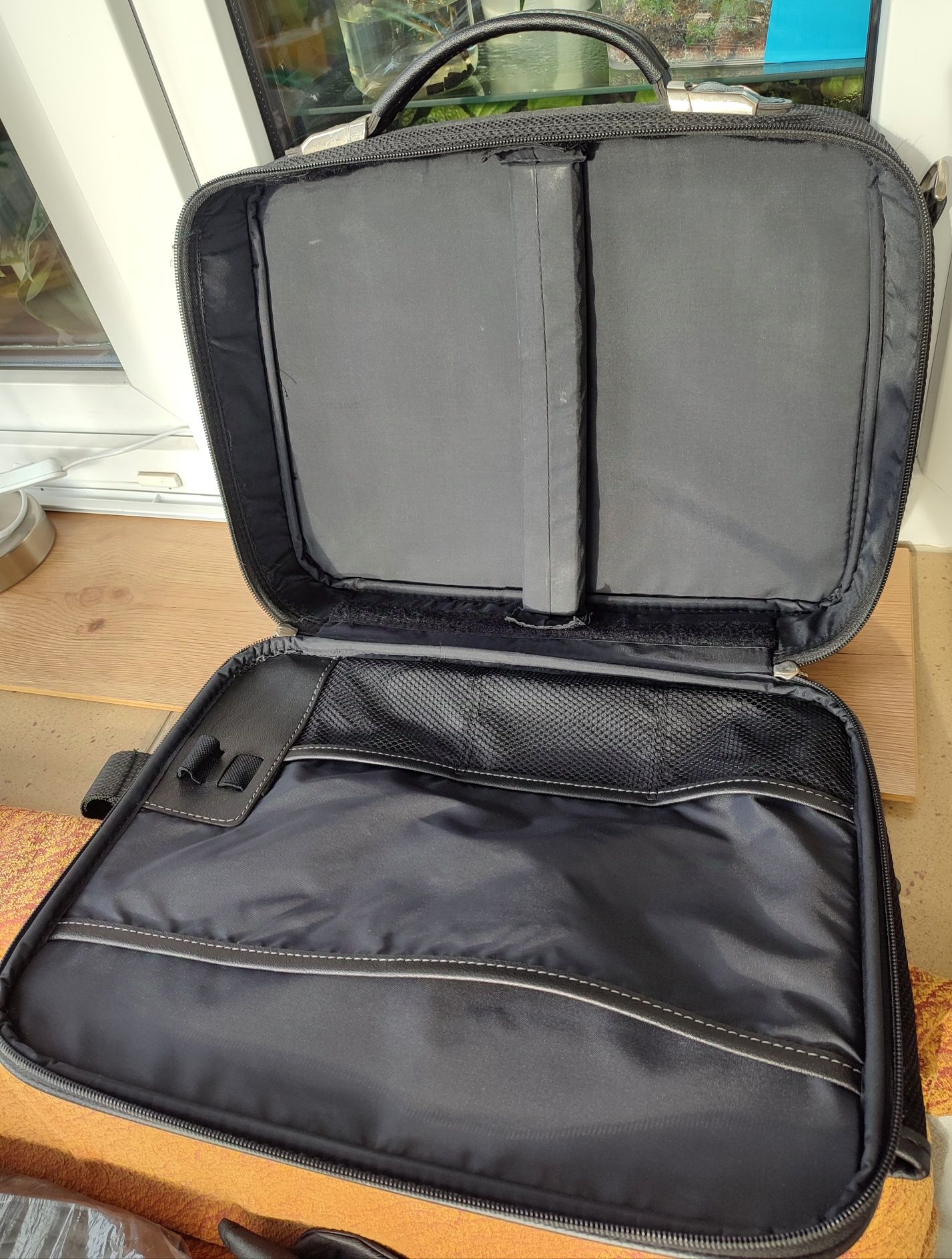 Torba na laptopa Samsonite, nowy pasek, wygodna rączka, organizer