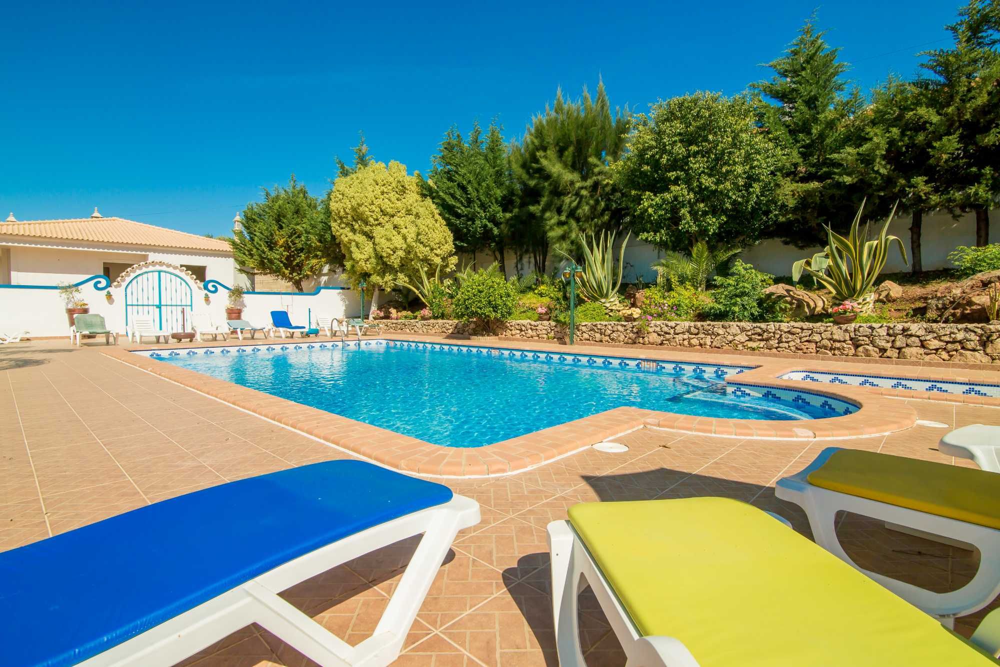 Casa com piscina a 10 min das melhores praias