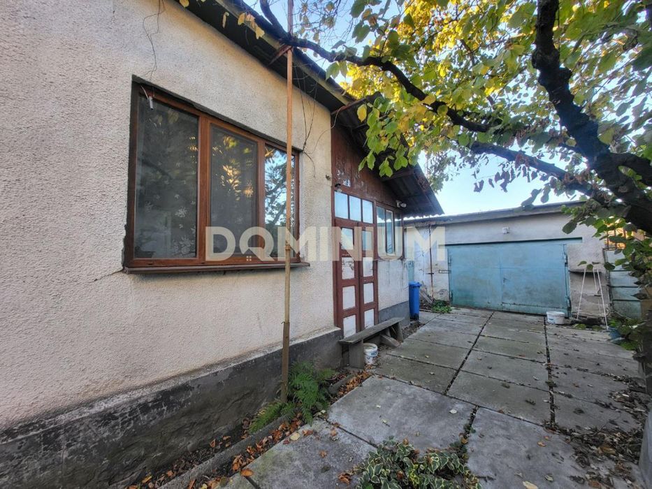 Продається затишний будинок у центрі Виноградова