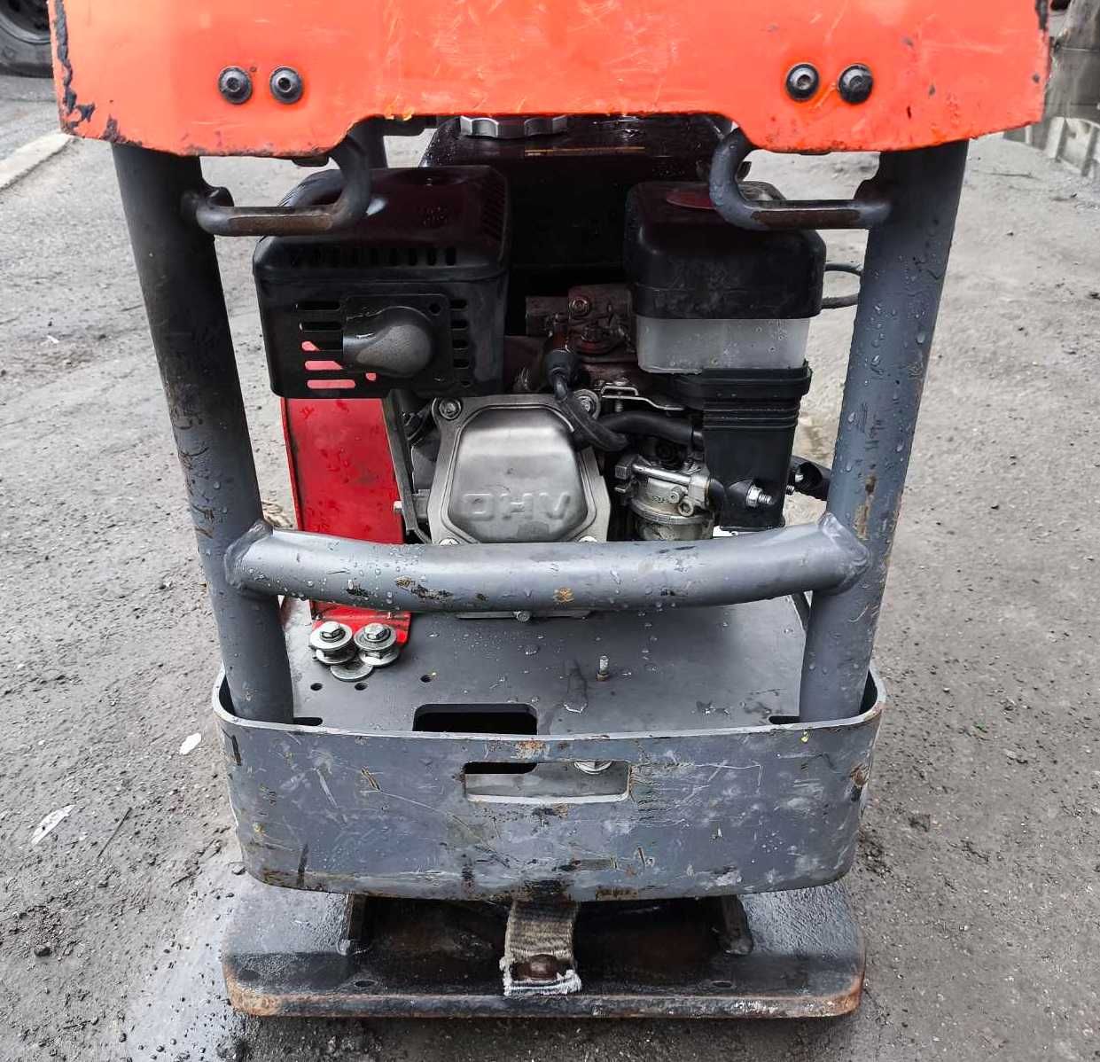Реверсивна віброплита Husqvarna LG 204, 211 кг. Б/в