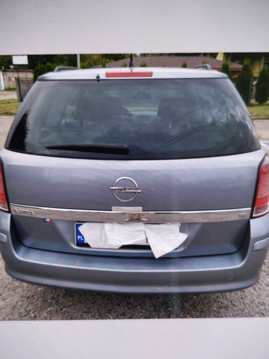 Sprzedam samochód osobowy marki Opel Astra H Combii