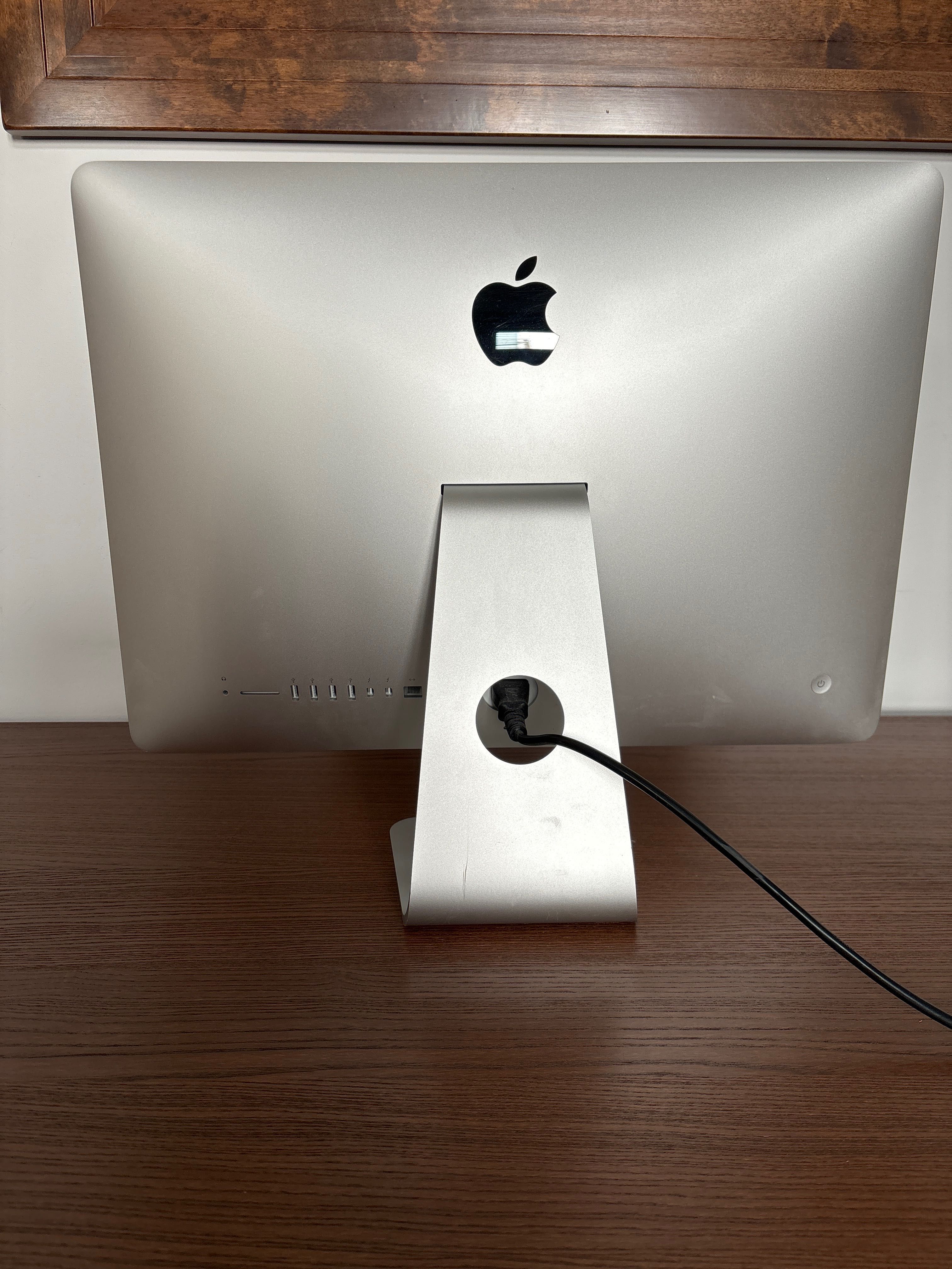 iMac (Retina 4K, 21.5-inch, Late 2015) MB+  Apple Key boar+Magic Mouse