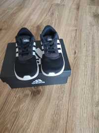 Buty chłopięce adidas 25