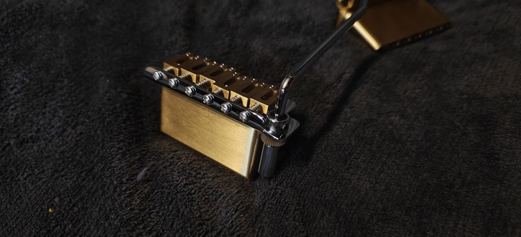 Mostek Stratocaster Mosiądz Stal Jak Gotoh 510T Fender Stratocaster