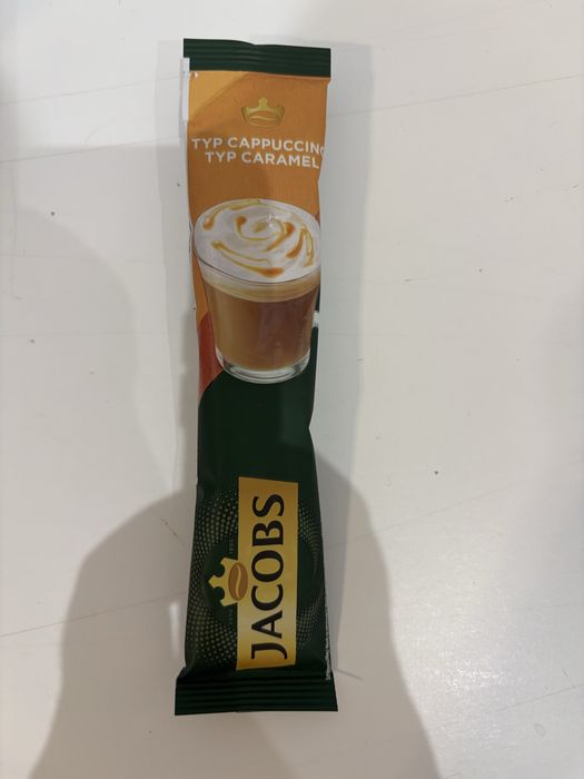 Rozpuszczalny napój kawowy Jacobs cappuccino caramel 24 paluszki 12 g