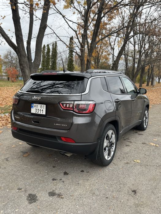 Продам  автомобіль  Jeep Compass