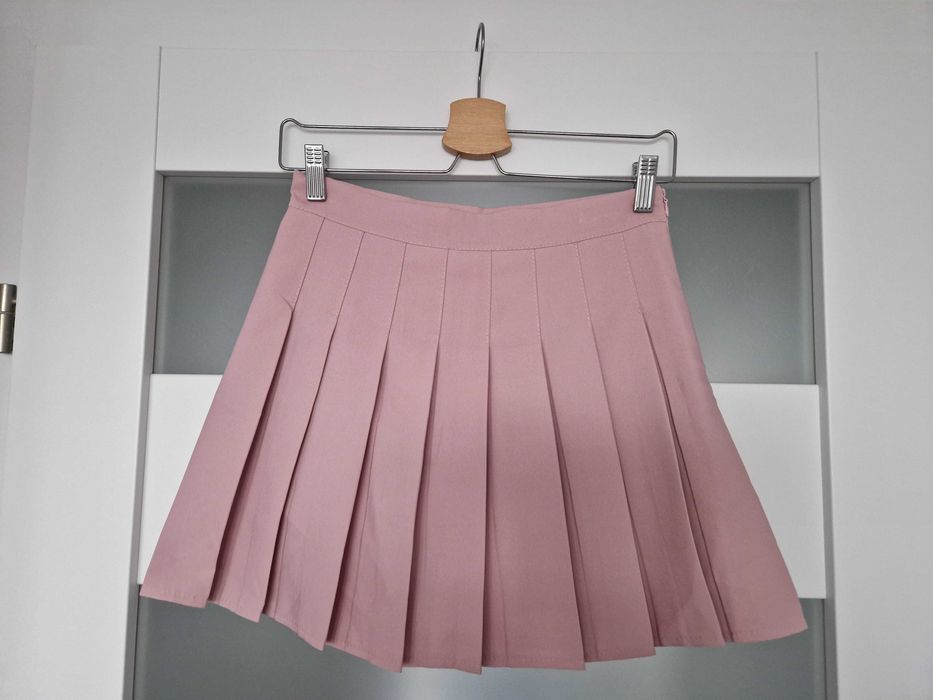 Różowa spódniczka tennis skirt ze spodenkami styl koreański