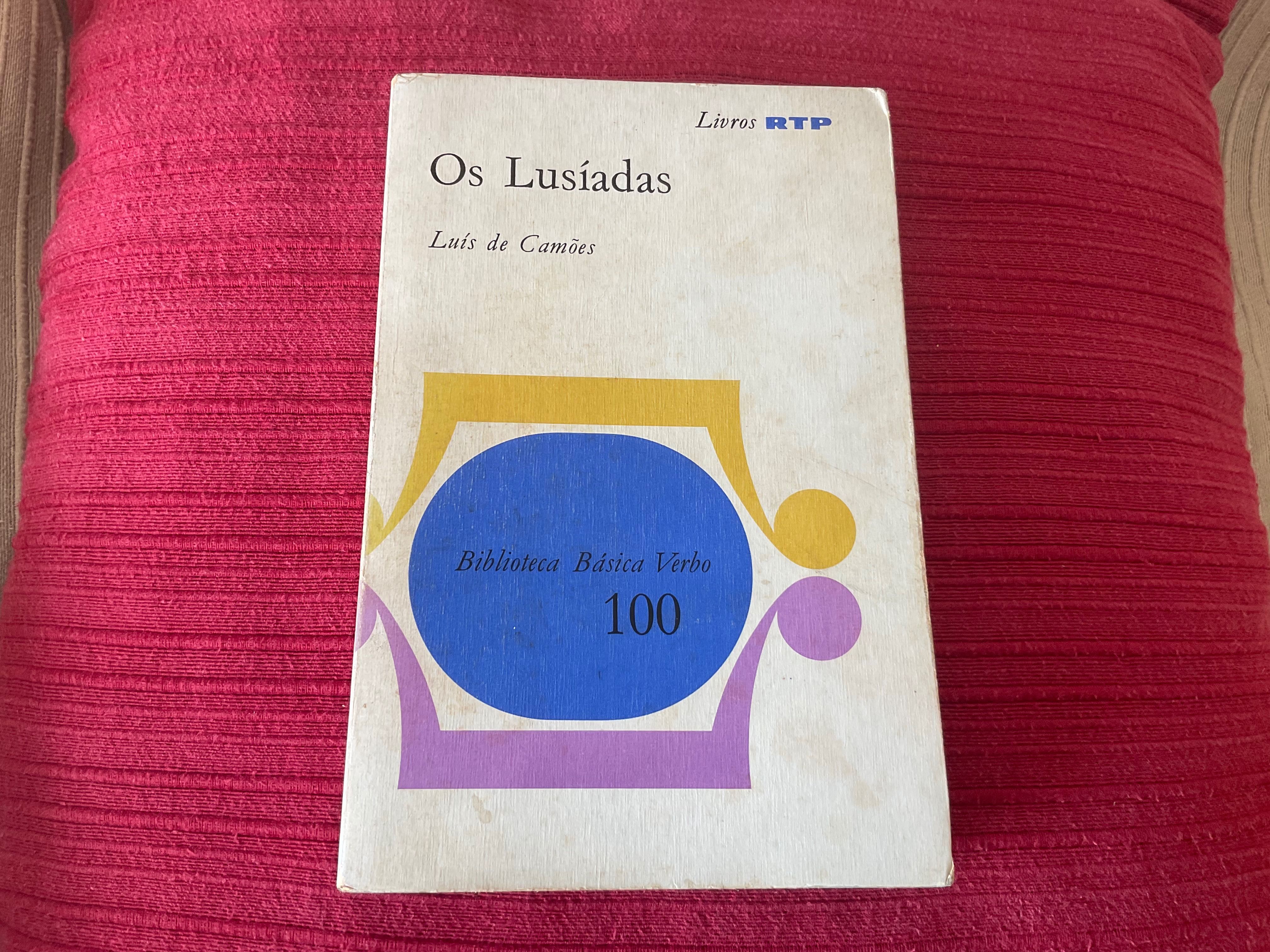 Caderno, dicionário, gramática português contemporâneo