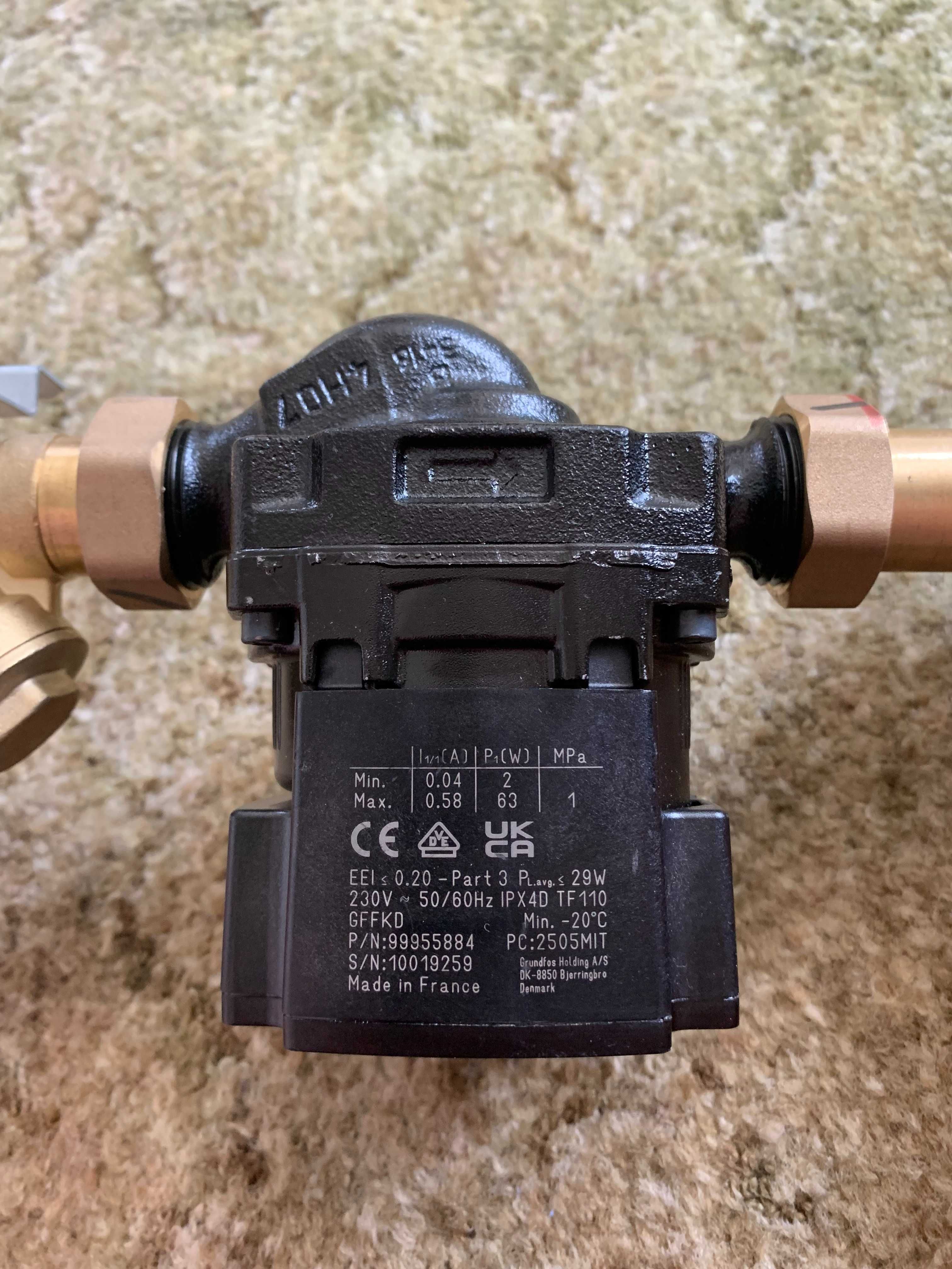 upm4  15-75. 130 grundfos pompa +blok polaczenia