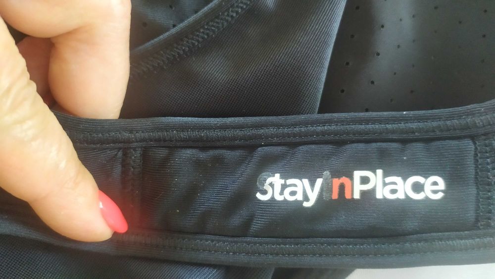 Top sportowy StayinPlace L, ładnie modelujący- podwójne warstwy
