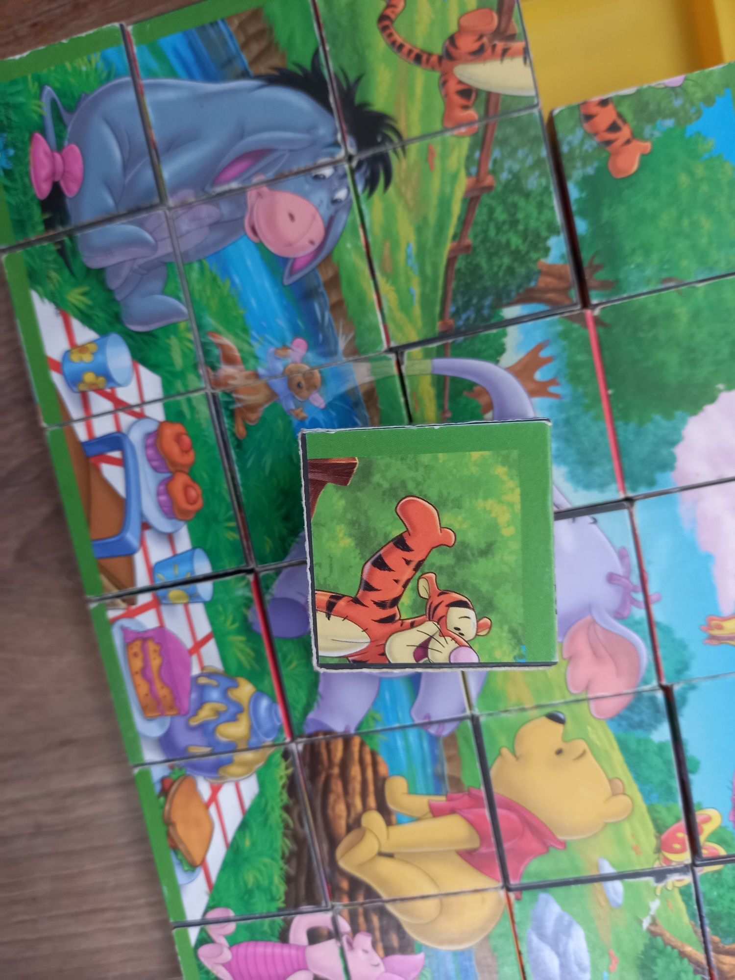 Puzzle klocki duże w walizce pudełku Kubuś Puchatek