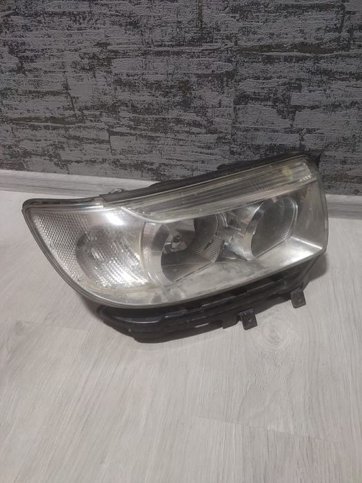 Фара передня права Subaru Forester SG 05-07 рестайлінг
