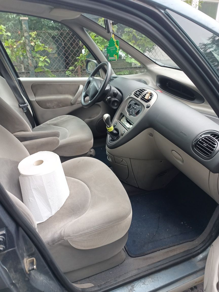 Sprzedam Xsara Picasso 07r 1,6hdi