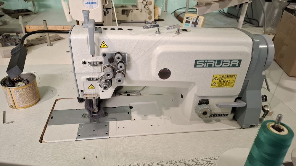 Швейна машина, розпошивальна Jack з серводвигуном. Оверлок Juki Siruba